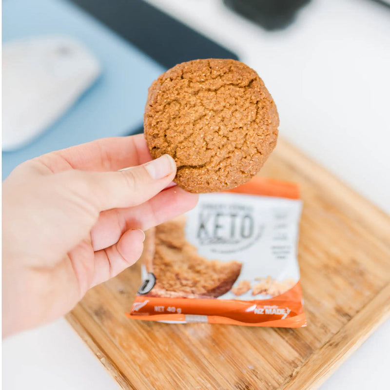 Load image into Gallery viewer, Justine&#39;s Keto Crunch Cookie Ginger 40g
